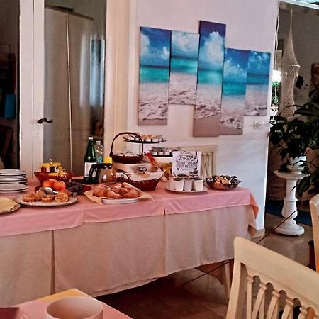Hotel Ristorante La Terrazza Лидо-ди-Камайоре Экстерьер фото