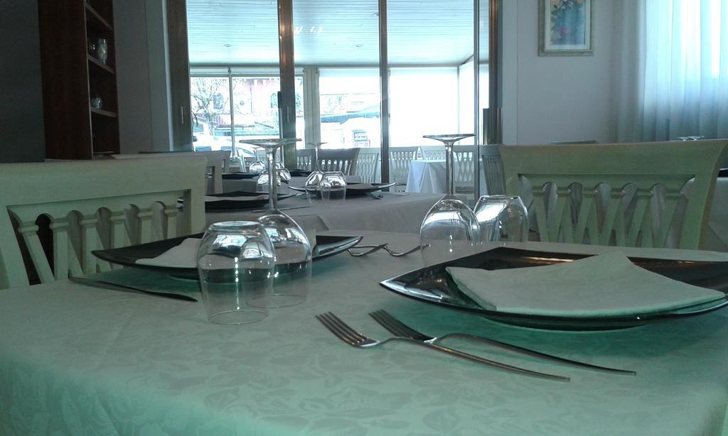 Hotel Ristorante La Terrazza Лидо-ди-Камайоре Экстерьер фото