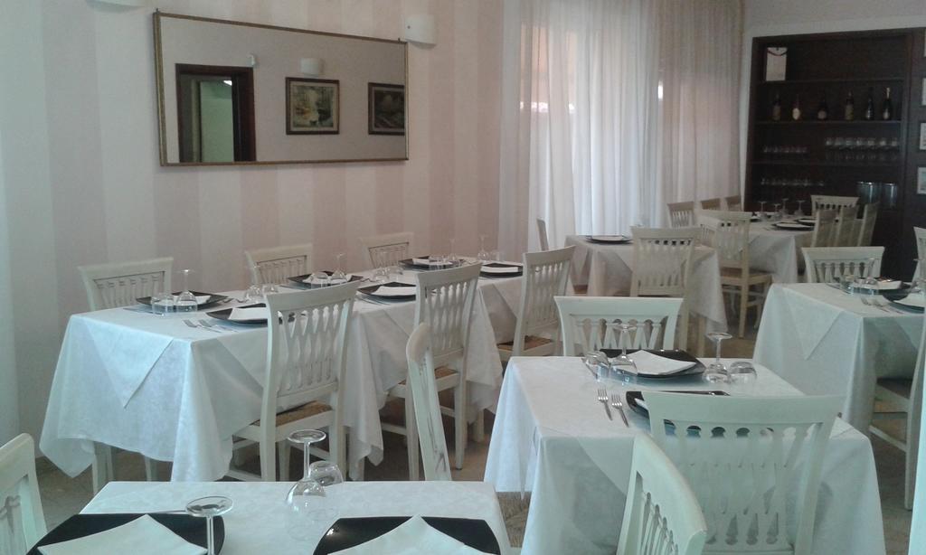 Hotel Ristorante La Terrazza Лидо-ди-Камайоре Экстерьер фото
