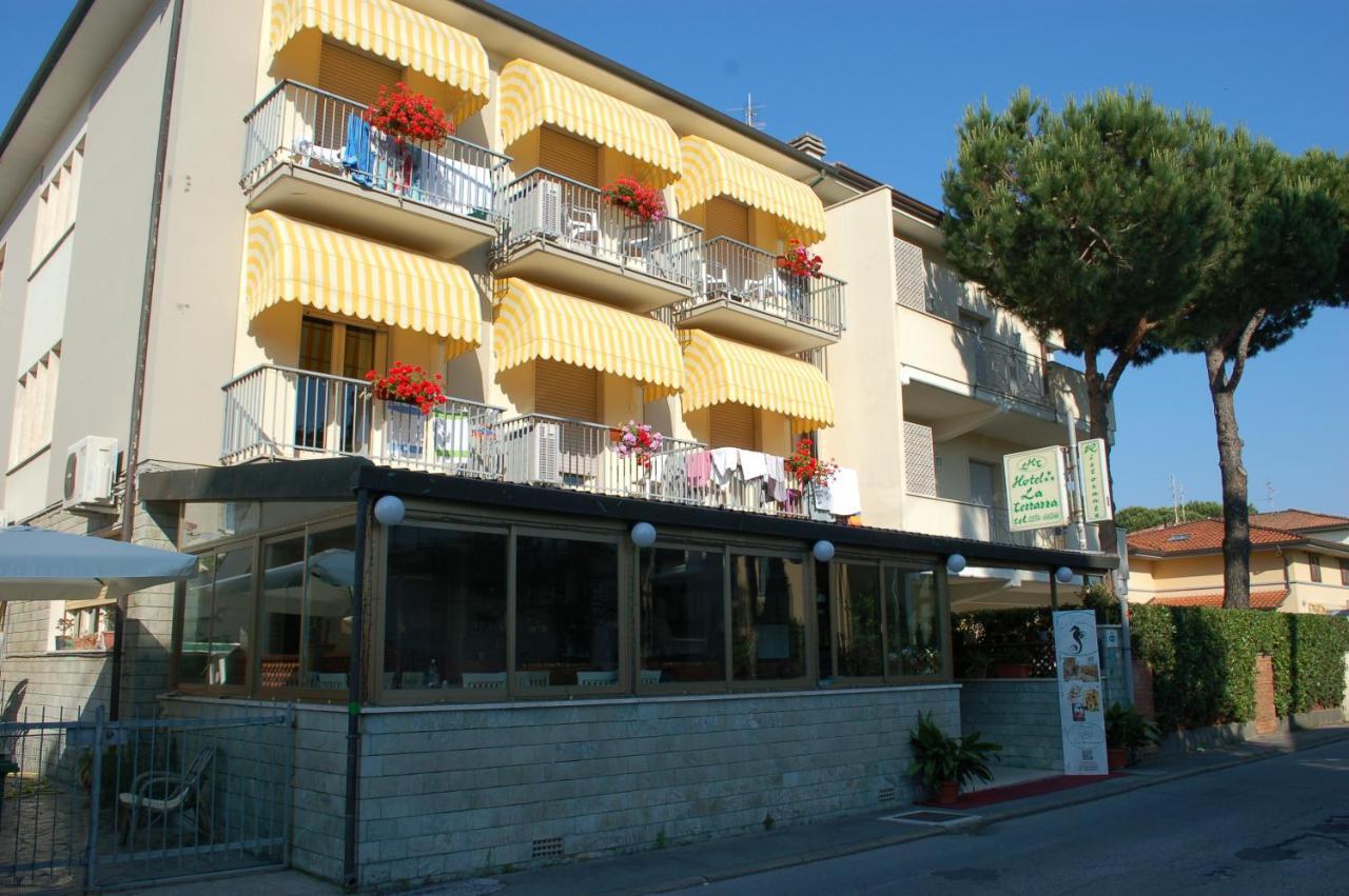 Hotel Ristorante La Terrazza Лидо-ди-Камайоре Экстерьер фото
